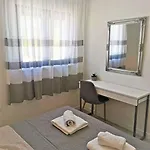 Front With Beautiful Sunsets Apartamento Rogoznica (Sibenik-Knin)