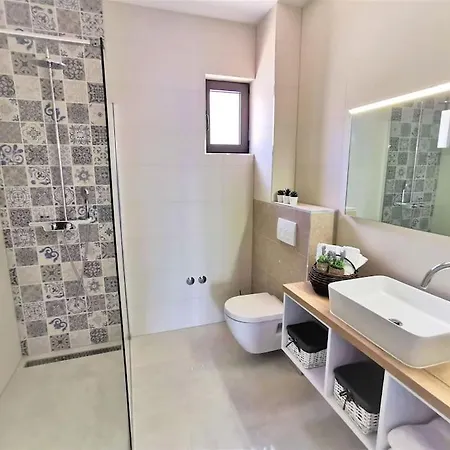 Apartament Front With Beautiful Sunsets Rogoznica (Sibenik-Knin)