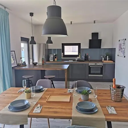 Front With Beautiful Sunsets * 로고즈니차