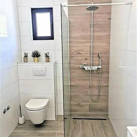Front With Beautiful Sunsets Apartament Rogoznica (Sibenik-Knin)