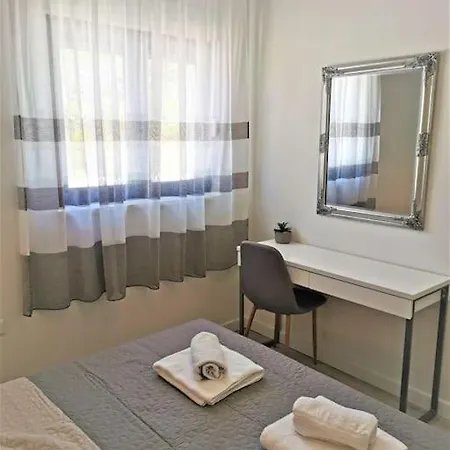 Front With Beautiful Sunsets Apartment Rogoznica (Sibenik-Knin)
