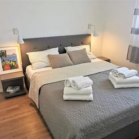 Front With Beautiful Sunsets 아파트 로고즈니차