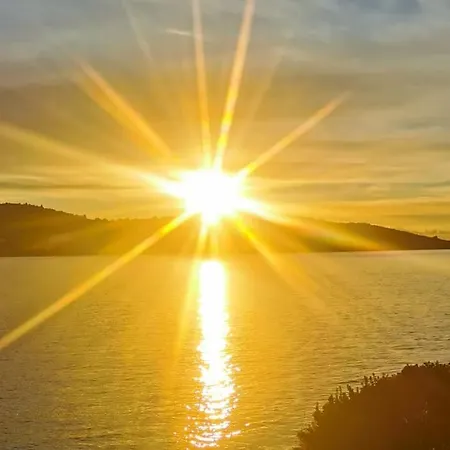 Apartament Front With Beautiful Sunsets