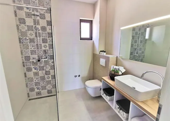 아파트 Front With Beautiful Sunsets 로고즈니차