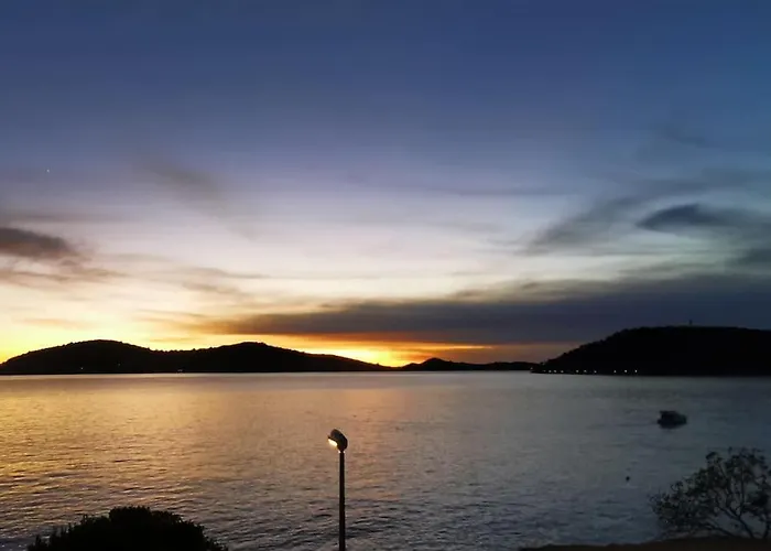 Front With Beautiful Sunsets 아파트 *