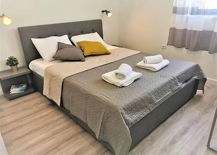 Front With Beautiful Sunsets * 로고즈니차