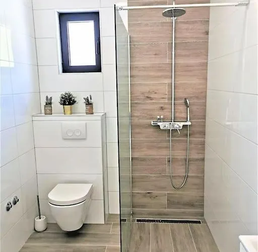 Front With Beautiful Sunsets 아파트 로고즈니차