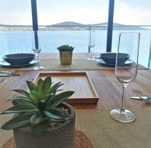 Front With Beautiful Sunsets 아파트 *